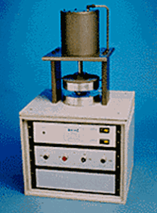 Lab pressure system with a cylindrical chamber
